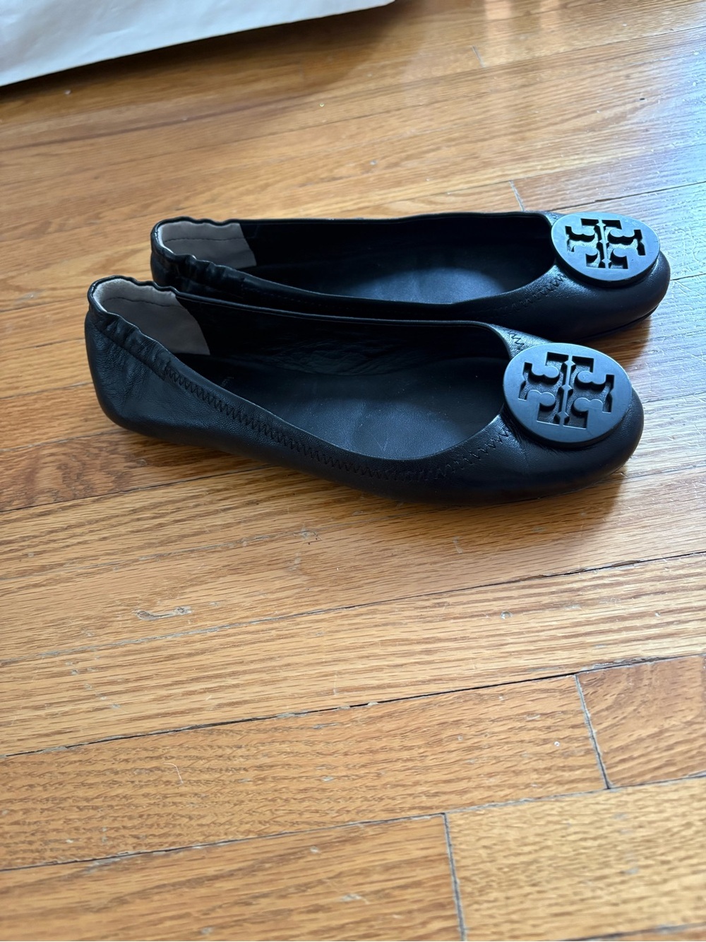 Tory Burch Black Leather Logo Round-Toe Ballet Flats
